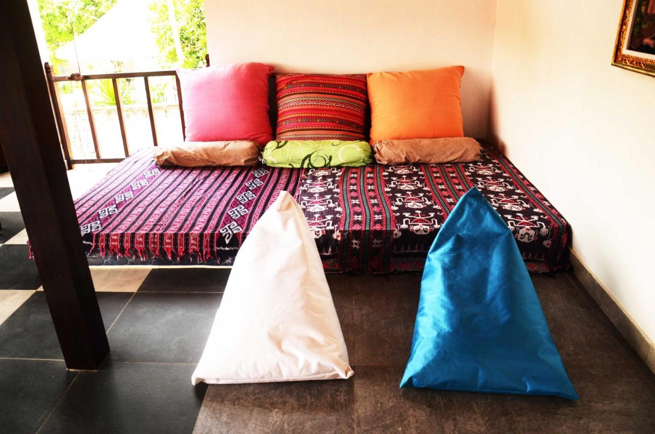 Capung Guesthouse Jimbaran Extérieur photo
